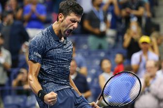 Đoković brez težav preskočil Avstralca za uvrstitev v polfinale