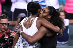 Serena Williams v Wimbledonu skupaj s sestro Venus