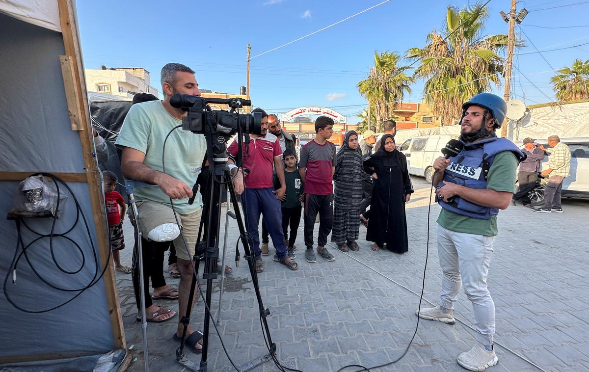 Gaza | Izrael tujim medijem od začetka vojne, ki je izbruhnila po napadu Hamasa na Izrael 7. oktobra lani, prepoveduje vstop na območje Gaze.  | Foto Reuters