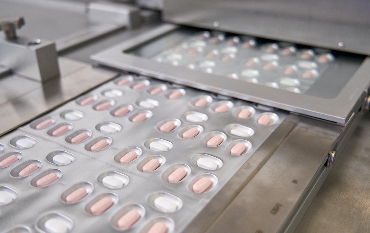 Paxlovid zdravilo covid-19 | Evropska agencija za zdravila (EMA) je Pfizerjevo zdravilo odobrila pretekli teden, Merckovo pa že pred približno mesecem dni. | Foto Reuters