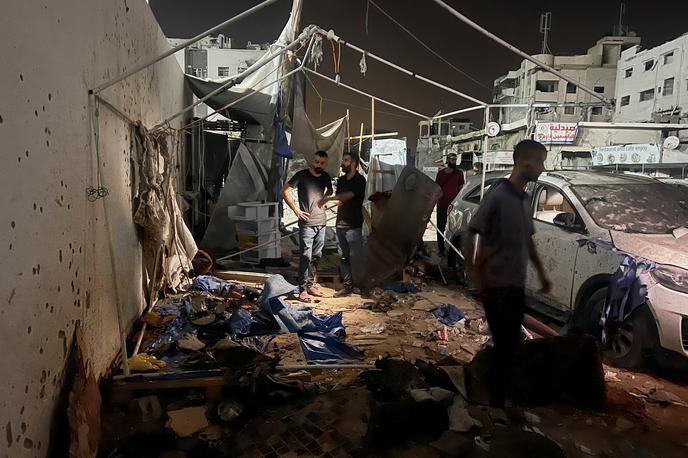 Anas Al Sharif Izrael Gaza | V napadu na šotor pred bolnišnico Al Šifa je bilo ubitih sedem ljudi, navaja Al Jazeera. | Foto Reuters