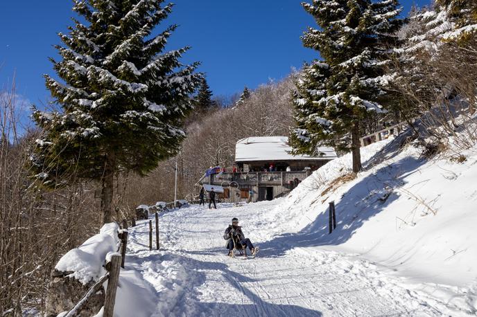 pohod na Stari Ljubelj | Peš ali s sankami do koče na starem Ljubelju. | Foto Matej Podgoršek