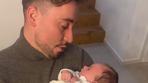 Slovenski pevec objavil prvo fotografijo s svojo nečakinjo