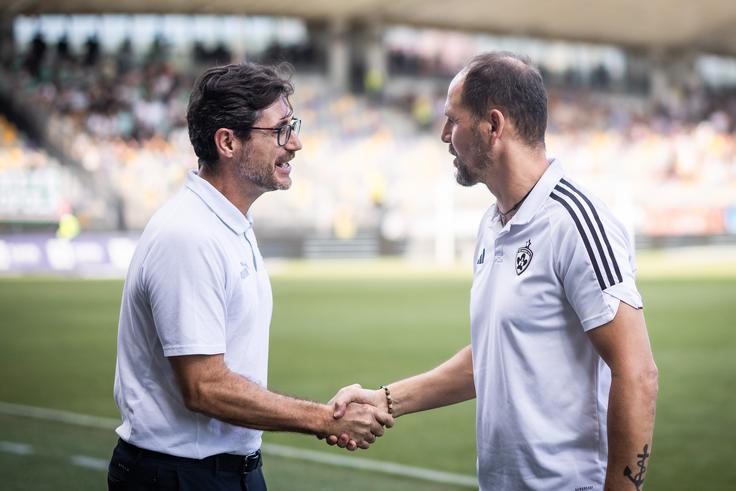 Ko sta se Ante Šimundža in Victor Sanchez pomerila v tej sezoni na derbiju v Ljudskem vrtu, ni bilo zmagovalca (1:1). V Španiji so izbranci Španca premagali tiste, ki jih vodi Mariborčan, z 2:0. | Foto: Jure Banfi/alesfevzer.com