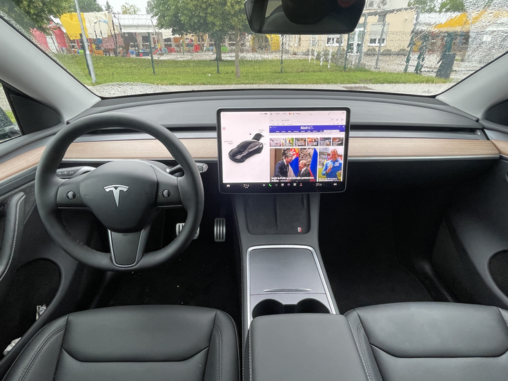 Notranjost tesle model Y – Američani so v začetku leta s pocenitvami razburkali avtomobilske trge. | Foto: Gregor Pavšič