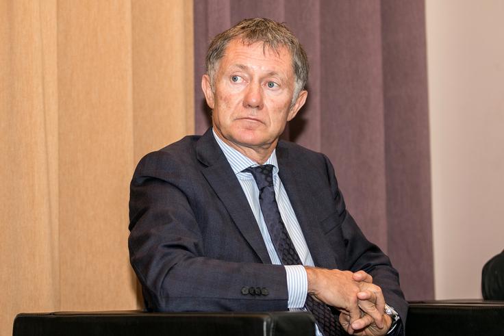 Aleš Rojs ima močne stranke v Sloveniji (HSE, Mestna občina Ljubljana) in odlične zveze s tujci. Odvetniška družba Rojs, Peljhan, Prelesnik je po ustvarjenem prometu največja slovenska odvetniška pisarna. | Foto: Mediaspeed