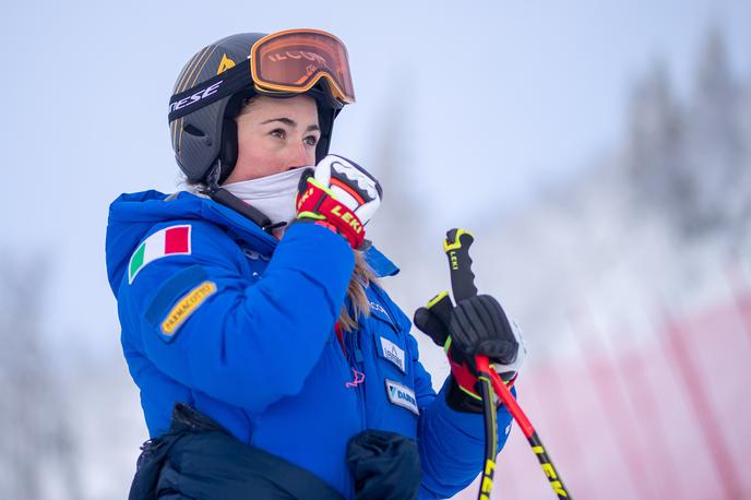 Sofia Goggia | Sofia Goggia bo zaradi hude poškodbe izpustila vrhunec sezone, svetovno prvenstvo, ki ga letos gosti "njena" Cortina d'Ampezzo. | Foto Sportida