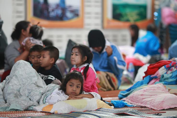 Skoraj 30.000 ljudi je zavetje poiskalo v zakloniščih. | Foto: Reuters