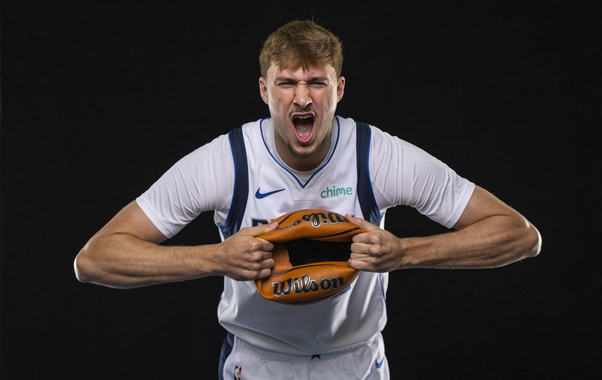 Cooper Flagg | Cooper Flagg bo v noči na četrtek vpisal prvi nastop v ligi NBA. | Foto Reuters