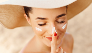 Trije top naravni triki za boj proti povešeni koži na obrazu