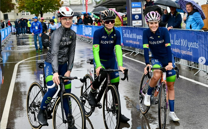 Špela Kern, Urška Pintar in Urška Žigart so zastopale barve Slovenije na svetovnem prvenstvu v Zürichu. | Foto: Kolesarska zveza Slovenije