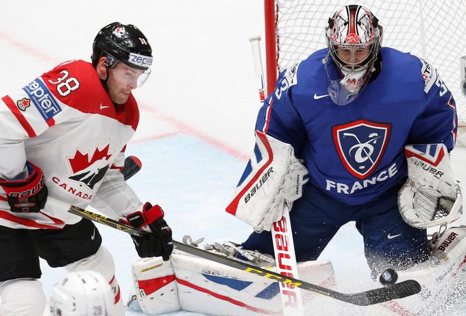 Kanadčani tudi po šesti tekmi prvenstva niso oddali točke. Za prvo mesto se bodo v torek zvečer udarili s Finci. | Foto: Reuters