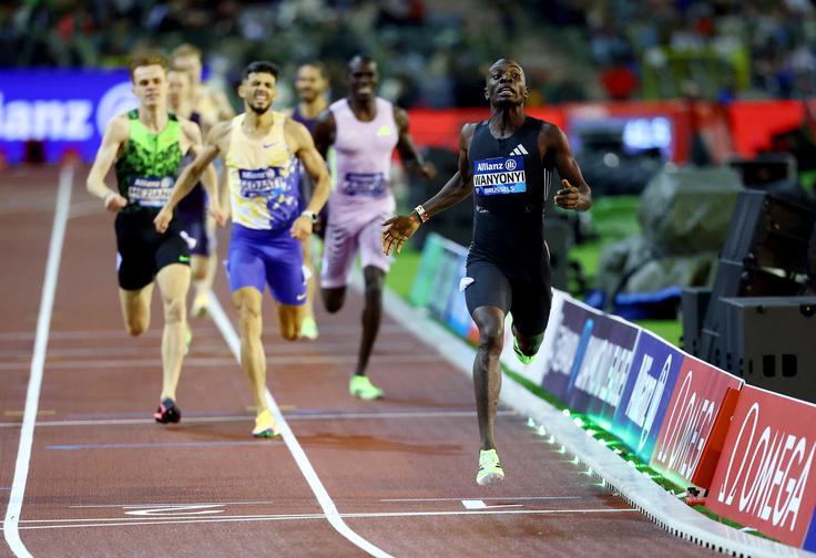 V teku na 800 metrov je tempo narekoval Jan Vukovič, zmagal pa je Kenijec Emmanuel Wanyonyi. | Foto: Reuters