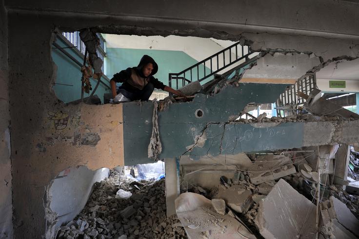 V času napada je bilo v stavbi več sto ljudi.  | Foto: Reuters