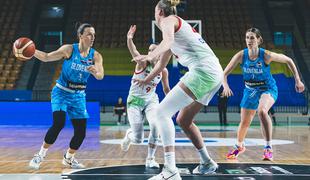 Slovenske košarkarice niz pripravljalnih tekem začele s porazom