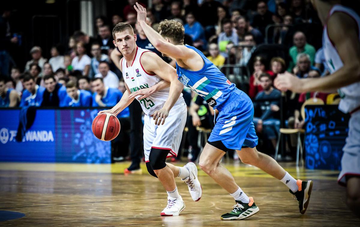 Madžarska : Slovenija, slovenska košarkarska reprezentanca | Slovenci bodo morali počakati na "revanšo" po porazu v Sombotelu. | Foto FIBA