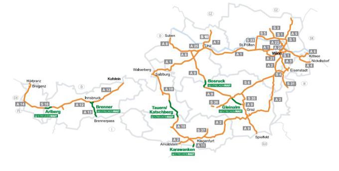 Z rumenim so označene avstrijske avtoceste in hitre ceste, kjer morajo imeti osebna vozila nameščeno veljavno vinjeto, z zelenim pa so označeni odseki, ki se cestninijo posebej in na katerih vinjeta ni potrebna. | Foto: Asfinag