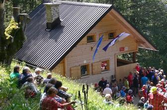Zavetišče v Hudičevem borštu (1328 m)