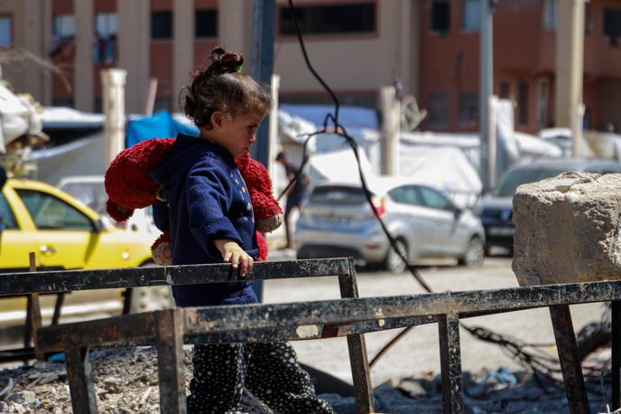 Gaza |  Pripomočki za rekreacijo bodo pomagali ustvariti varnejše, strukturirane prostore, kjer se bodo otroci lahko vrnili k rutini, spregovorili o svojih čustvih in nadaljevali učenje tudi v kriznih razmerah. | Foto Guliverimage
