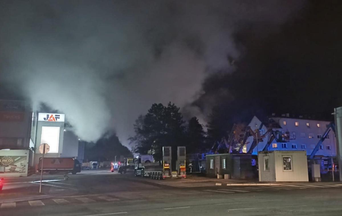 požar Celovška | Zagorelo je ob Celovški cesti v Ljubljani.   | Foto STA