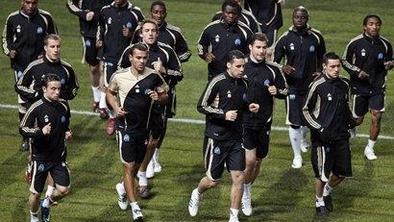 Boj na igrišču in tribunah