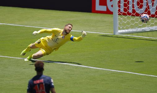 PSG štirikrat zabil Janu Oblaku, deset golov Bayerna