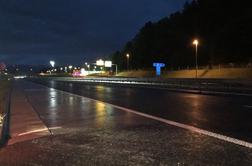 Vozniki, pozor: na avtocestah in hitrih cestah ugašajo razsvetljavo