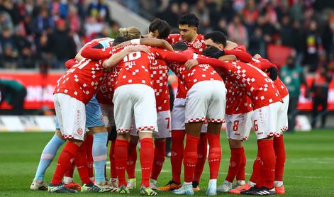 V živo: na delu Bayer. Mainz presenetil v Frankfurtu, potop Leipziga v Münchnu.