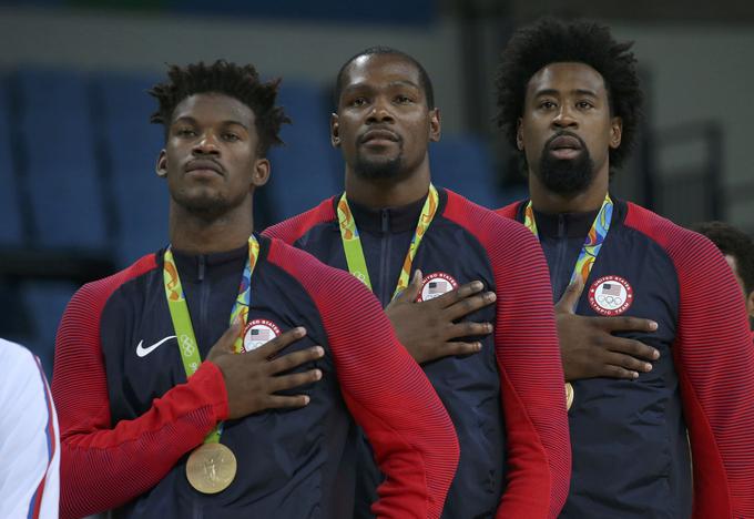 Jimmy Butler je bil član ameriške košarkarske reprezentance leta 2016, ko so Američani osvojili 15. zlato olimpijsko medaljo. | Foto: Reuters