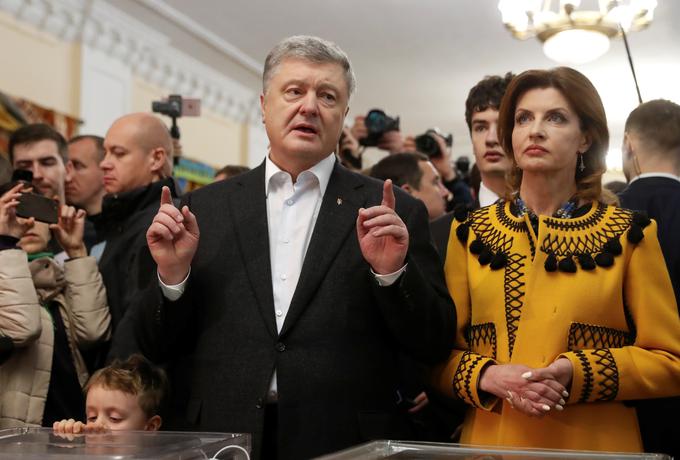 Dosedanji predsednik, 53-letni Petro Porošenko je v tekmi z političnim novincem Volodimirjem Zelenskim za predsedniški mandat izgubil v vseh regijah v državi, | Foto: Reuters