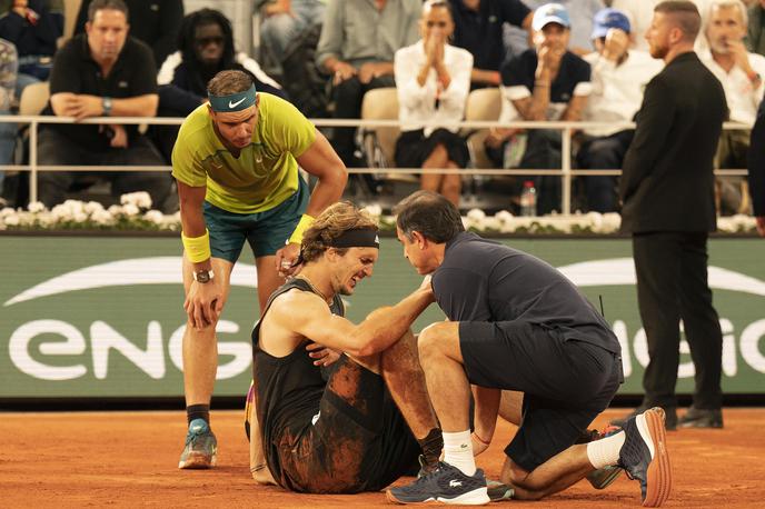 Roland Garros Nadal Zverev | Ob grdem zvinu gležnja in kriku bolečine je v Parizu junija vsem zastal dih. | Foto Reuters