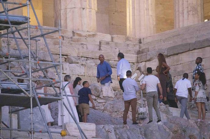 Barack Obama, Michelle Obama | Barack Obama med ogledom atenske znamenitosti, Akropole | Foto Profimedia