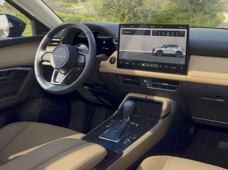 Bistveno bolj digitalizirana notranjost Mazdinega športnega terenca | Foto: Mazda