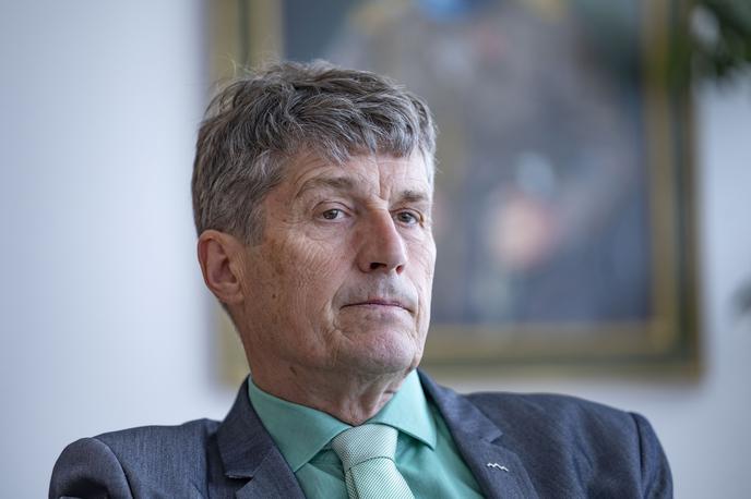 Borut Sajovic | Vlada je odločitev, da nakupa finskih oklepnikov v tem mandatu ne bo, sprejela sredi preteklega meseca.  | Foto Ana Kovač