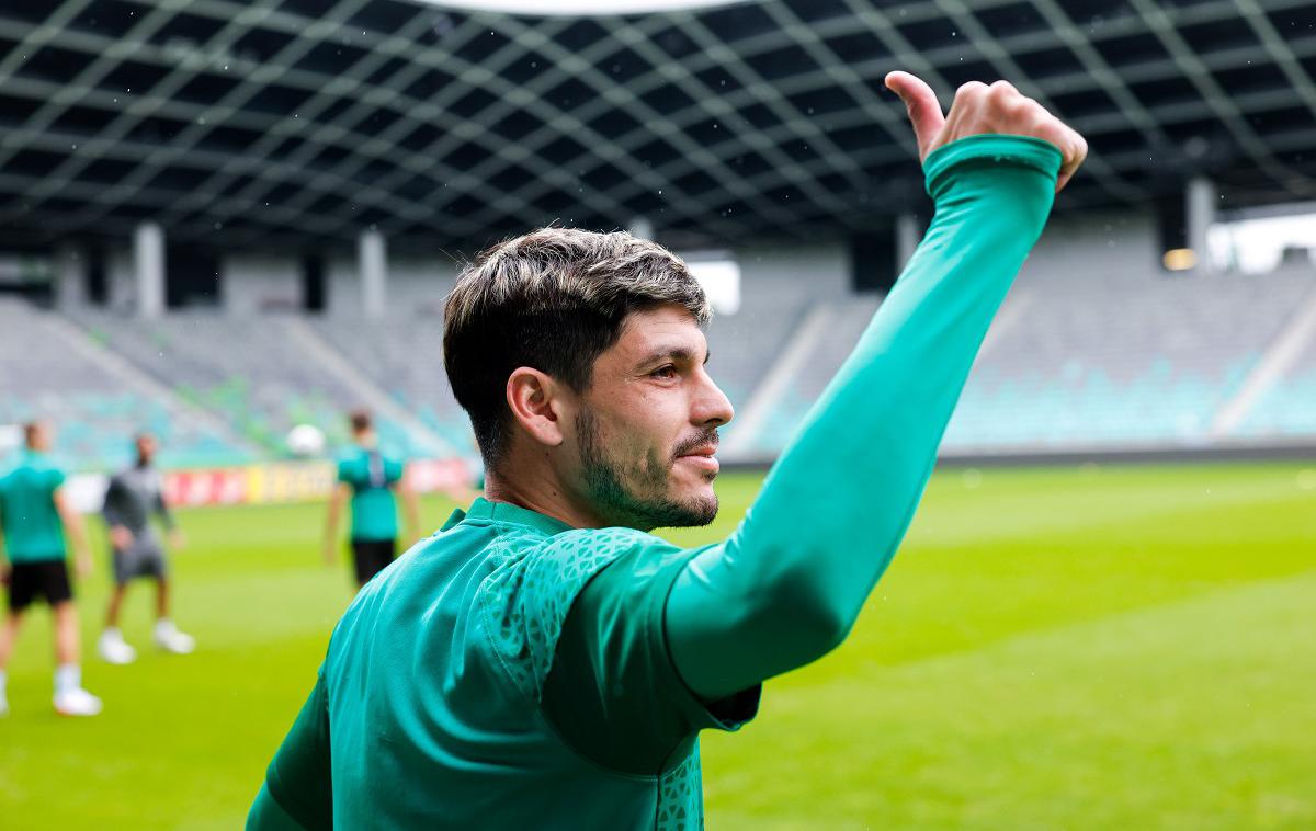 Olimpija trening | Kapetan Olimpije Agustin Doffo verjame v napredovanje zmajev v play-off kvalifikacij. | Foto Aleš Fevžer