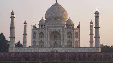 Taj Mahal: veličastna zgradba, ki simbolizira ljubezen med cesarjem in njegovo ženo