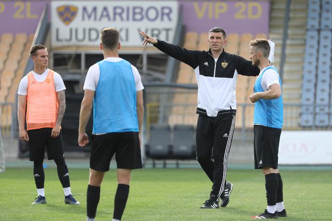 "Vse, kar smo doslej opravili, je bilo res dobro. Za nadgradnjo je pomembno, da lahko začnemo tudi kontaktne treninge in da nadaljujemo po predvidenem načrtu," pravi novi trener Sergej Jakirović. | Foto: NK Maribor