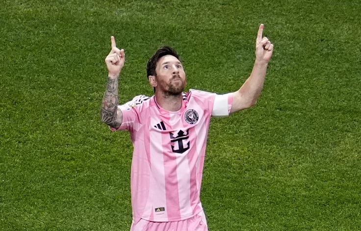 Lionel Messi je v 54. minuti popeljal Inter Miami v vodstvo z 2:1. Mojstrsko je zatresel mrežo Porta s prostega strela. | Foto: Reuters