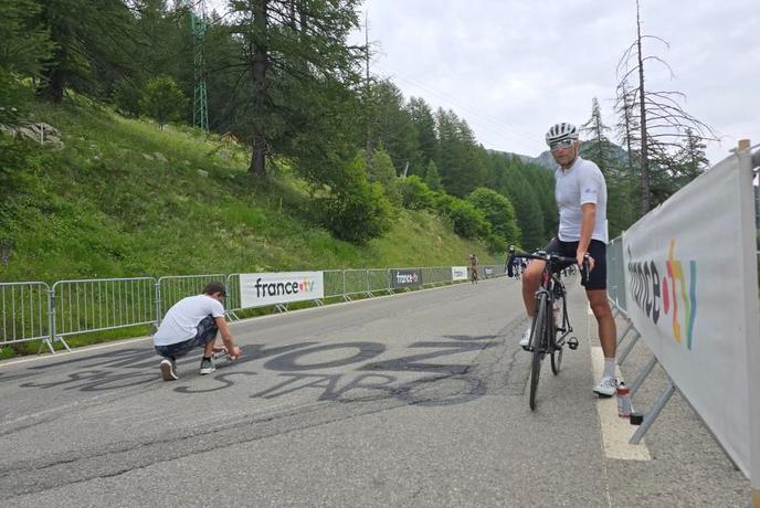 Peter Prevc v drugačni vlogi #video