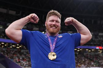 Po treh zlatih olimpijskih ima še tretjo zlato na SP