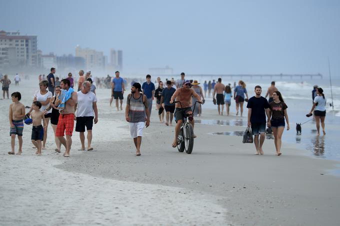 Slavna floridska plaža Jacksonville pred nekaj dnevi, ko se je ponovno odprla. | Foto: Getty Images