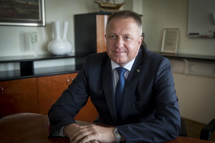 Minister Zdravko Počivalšek je opravil več pogovorov z vodilnimi menedžerji Sberbank, največje upnice Agrokorja. | Foto: Ana Kovač