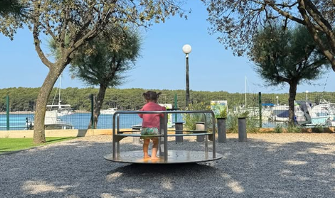 Dončićevi dekleti sta si privoščili oddih
