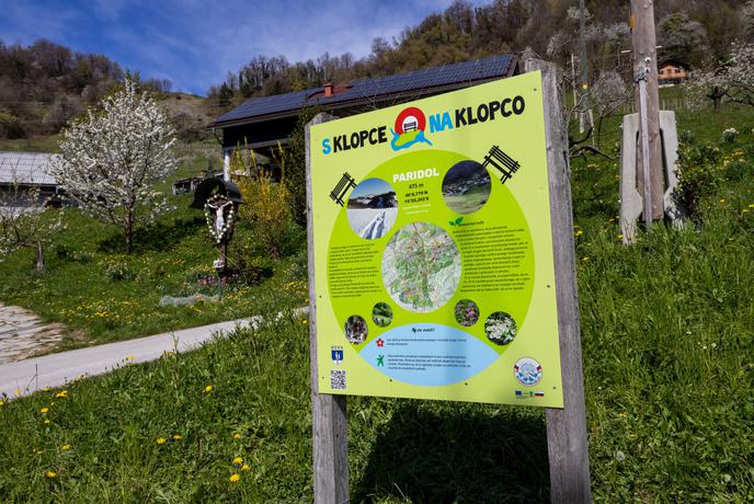 Skriti kotiček Slovenije vabi na pohod S klopce na klopco #video