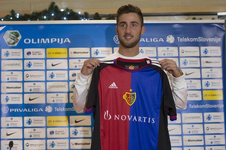 Pozimi se je preselil v Basel, kjer je oblekel dres švicarskega prvaka, s katerim se bo v sezoni 2016/17 dokazoval v ligi prvakov. | Foto: Matej Leskovšek