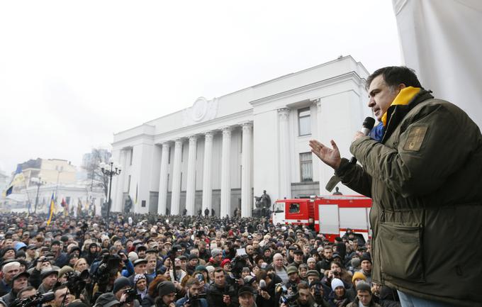 Nekdanji gruzijski predsednik Mihail Sakašvili med nagovorom podpornikov v Kijevu. | Foto: Reuters