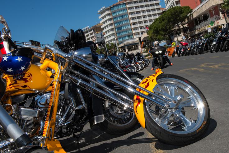 T. i. "čoperji" so nadarjeni potovalniki, ki prihajajo iz ameriške zvezne države Milwaukee. Znamka je bila ustanovljena leta 1903. Skozi vso zgodovino znamke je veljalo, da so njihove stranke v vsej avtomobilski ali motociklistični industriji med najbolj zvestimi. | Foto: Klemen Korenjak