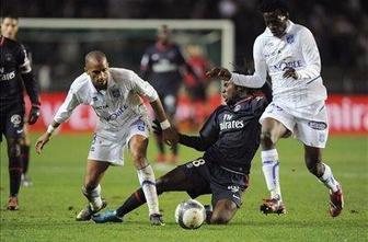 Petarda PSG-ja v mreži Boulogna