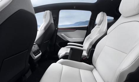Tesla s šestimi sedeži: poglejte v notranjost #foto