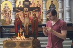 Sodba za Rusa, ki je sredi cerkve iskal Pokemone